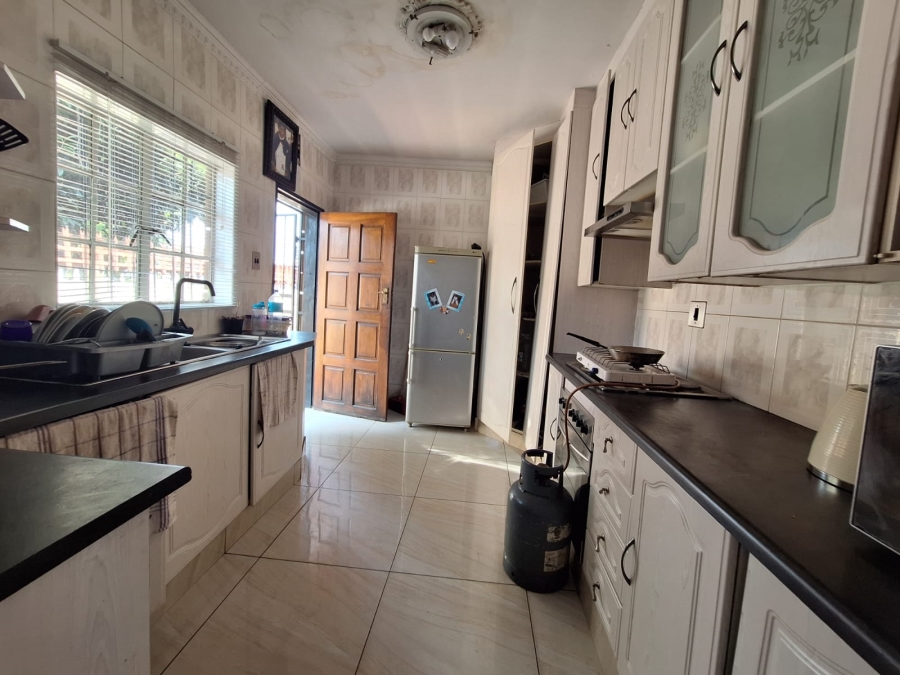 9 Bedroom Property for Sale in Geluksdal Gauteng