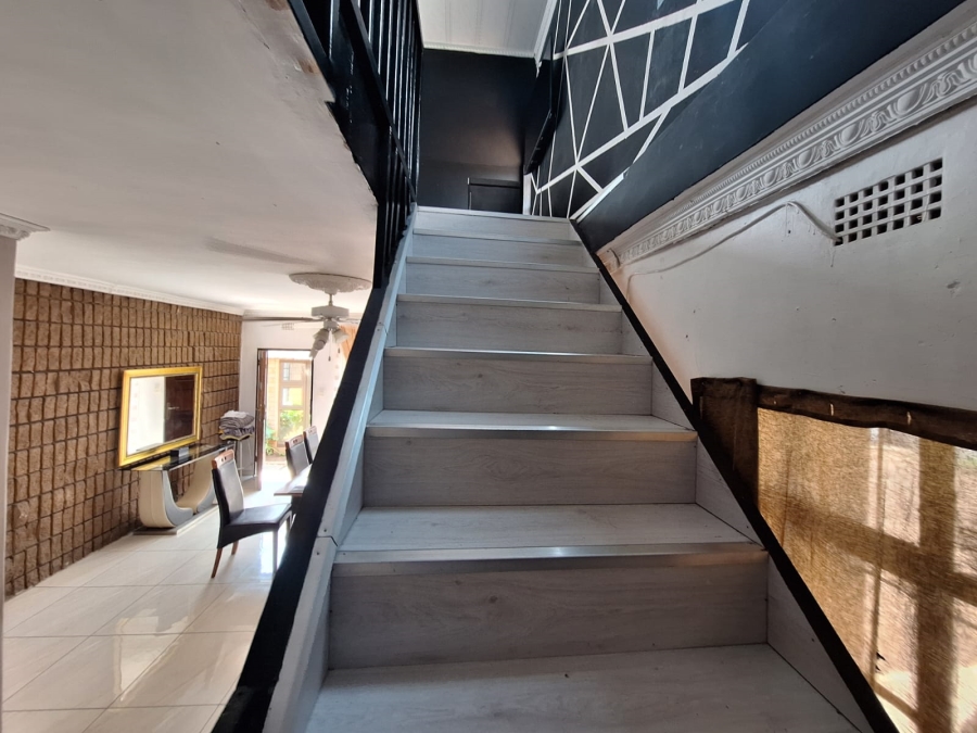 9 Bedroom Property for Sale in Geluksdal Gauteng