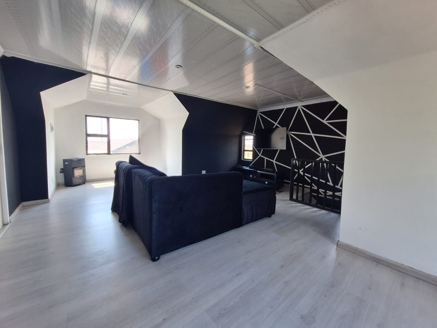 9 Bedroom Property for Sale in Geluksdal Gauteng
