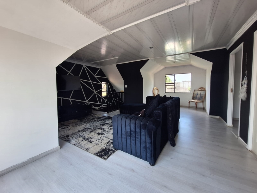 9 Bedroom Property for Sale in Geluksdal Gauteng