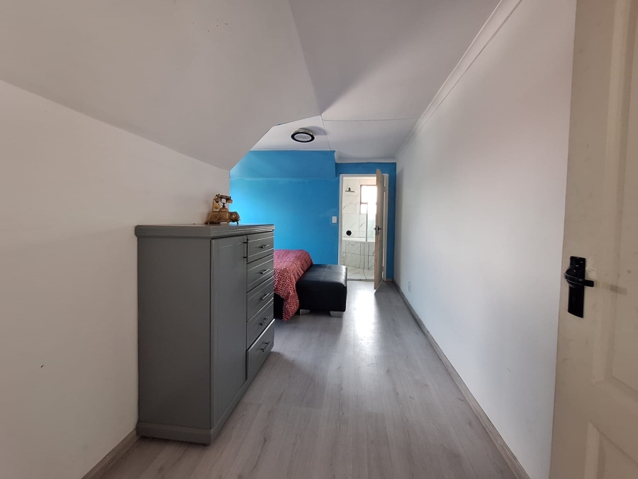 9 Bedroom Property for Sale in Geluksdal Gauteng