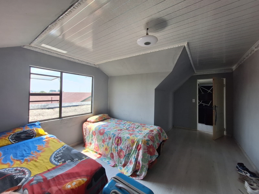 9 Bedroom Property for Sale in Geluksdal Gauteng