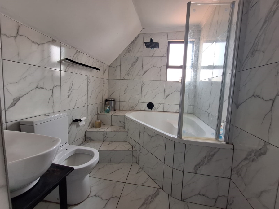 9 Bedroom Property for Sale in Geluksdal Gauteng