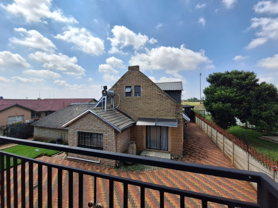 9 Bedroom Property for Sale in Geluksdal Gauteng