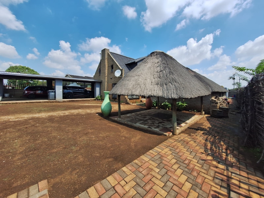 9 Bedroom Property for Sale in Geluksdal Gauteng