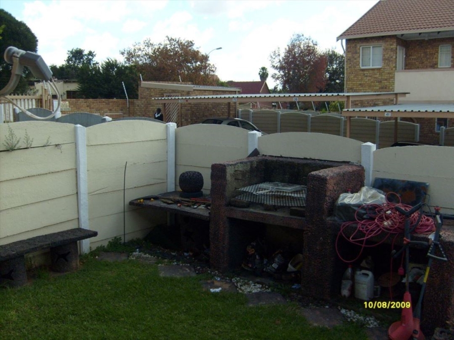 2 Bedroom Property for Sale in Birch Acres Gauteng