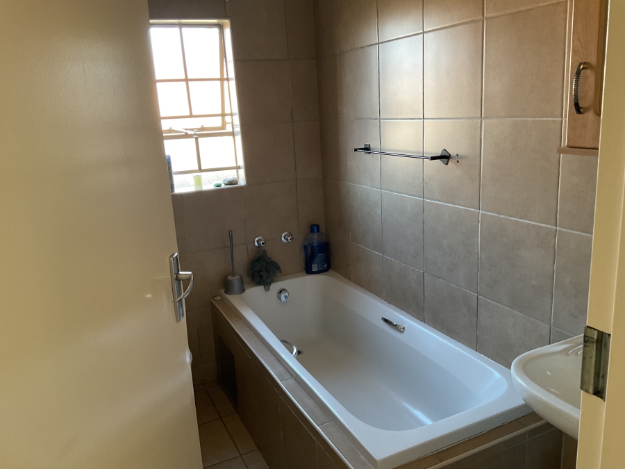 3 Bedroom Property for Sale in Thatch Hill Estate Gauteng