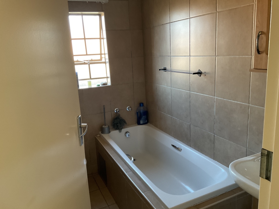 3 Bedroom Property for Sale in Thatch Hill Estate Gauteng