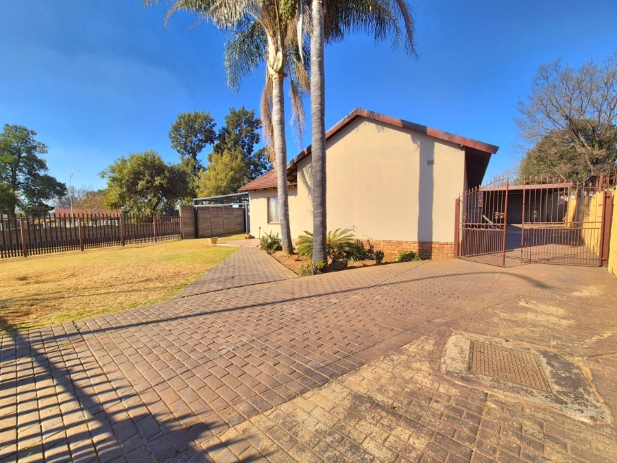 To Let 4 Bedroom Property for Rent in Brakpan North Gauteng