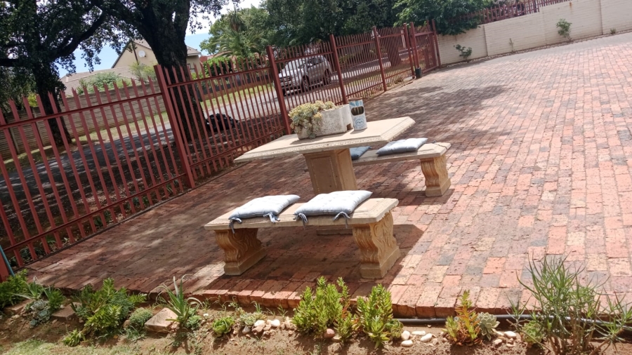 To Let 4 Bedroom Property for Rent in Vanderbijlpark SW 5 Gauteng