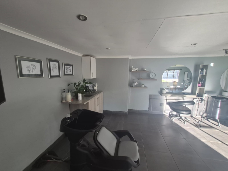 To Let 4 Bedroom Property for Rent in Vanderbijlpark SW 5 Gauteng