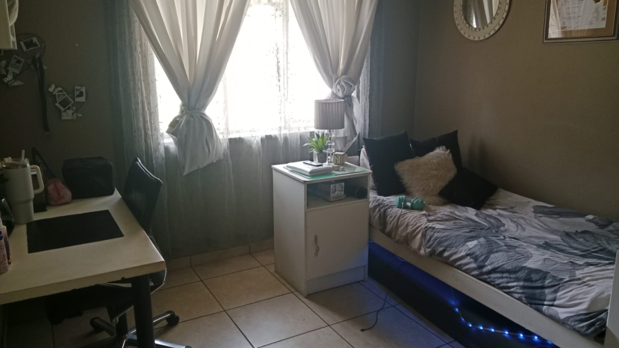 To Let 4 Bedroom Property for Rent in Vanderbijlpark SW 5 Gauteng