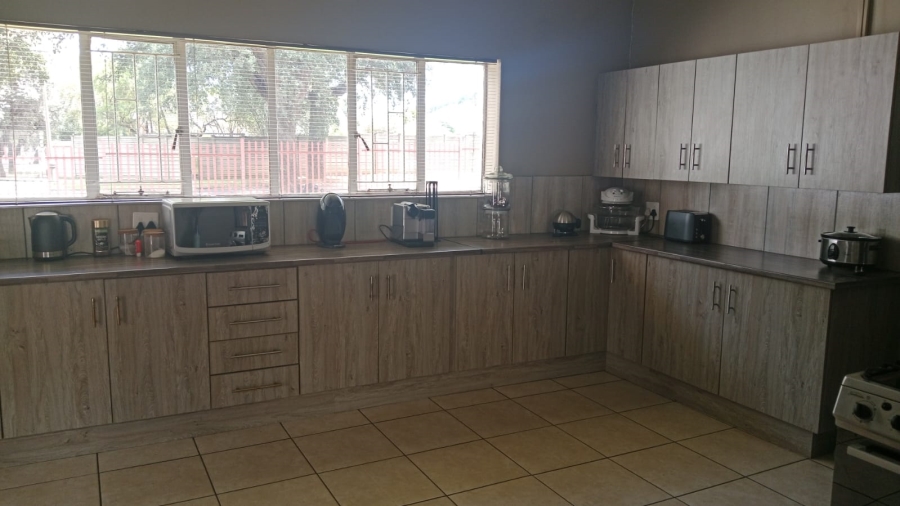 To Let 4 Bedroom Property for Rent in Vanderbijlpark SW 5 Gauteng