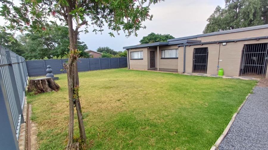 4 Bedroom Property for Sale in Rothdene Gauteng
