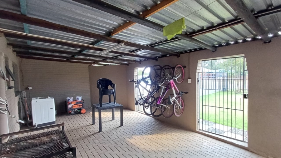 4 Bedroom Property for Sale in Rothdene Gauteng