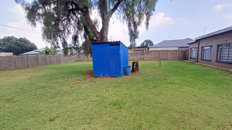 4 Bedroom Property for Sale in Rothdene Gauteng