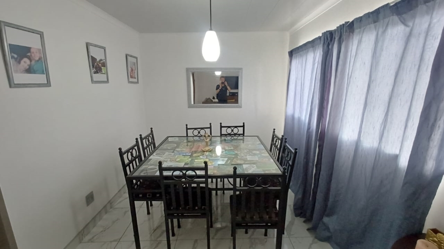 4 Bedroom Property for Sale in Rothdene Gauteng