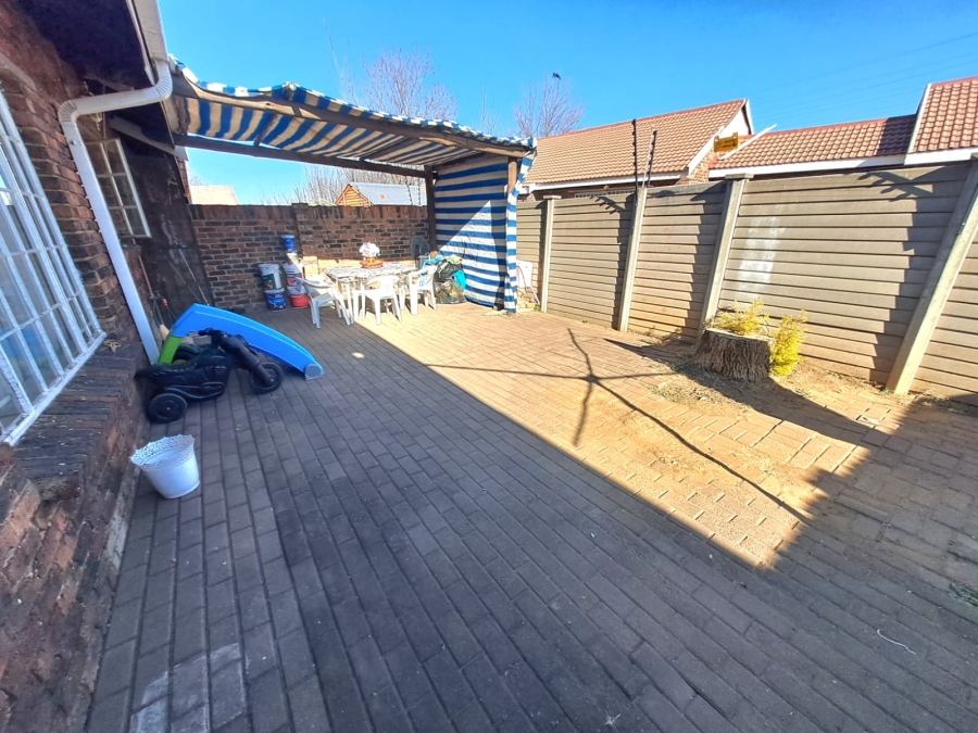 2 Bedroom Property for Sale in Waldrift Gauteng