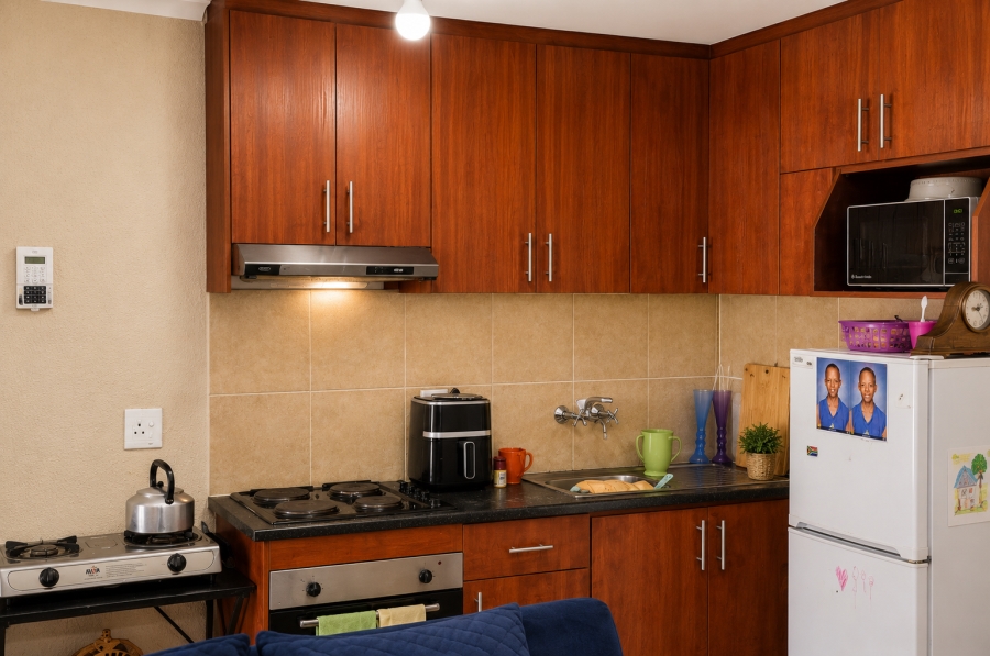 2 Bedroom Property for Sale in Olievenhoutbosch Gauteng