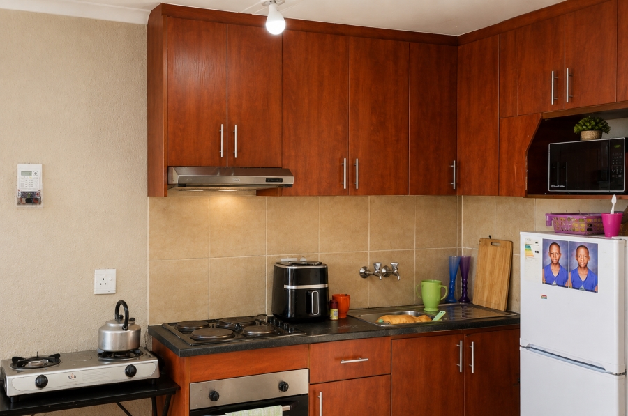 2 Bedroom Property for Sale in Olievenhoutbosch Gauteng