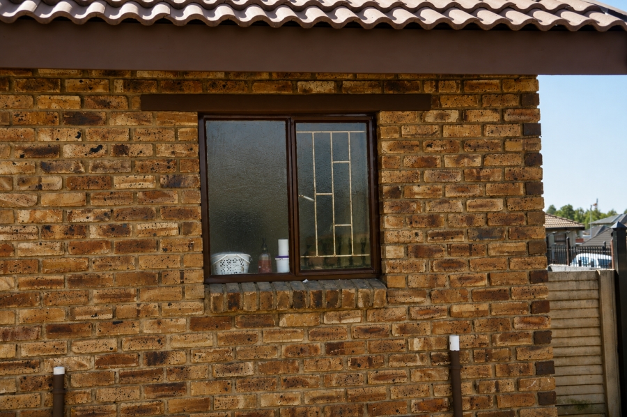 2 Bedroom Property for Sale in Olievenhoutbosch Gauteng