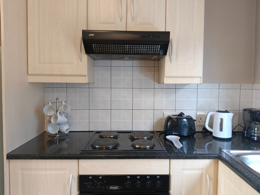 To Let 2 Bedroom Property for Rent in Magaliessig Gauteng