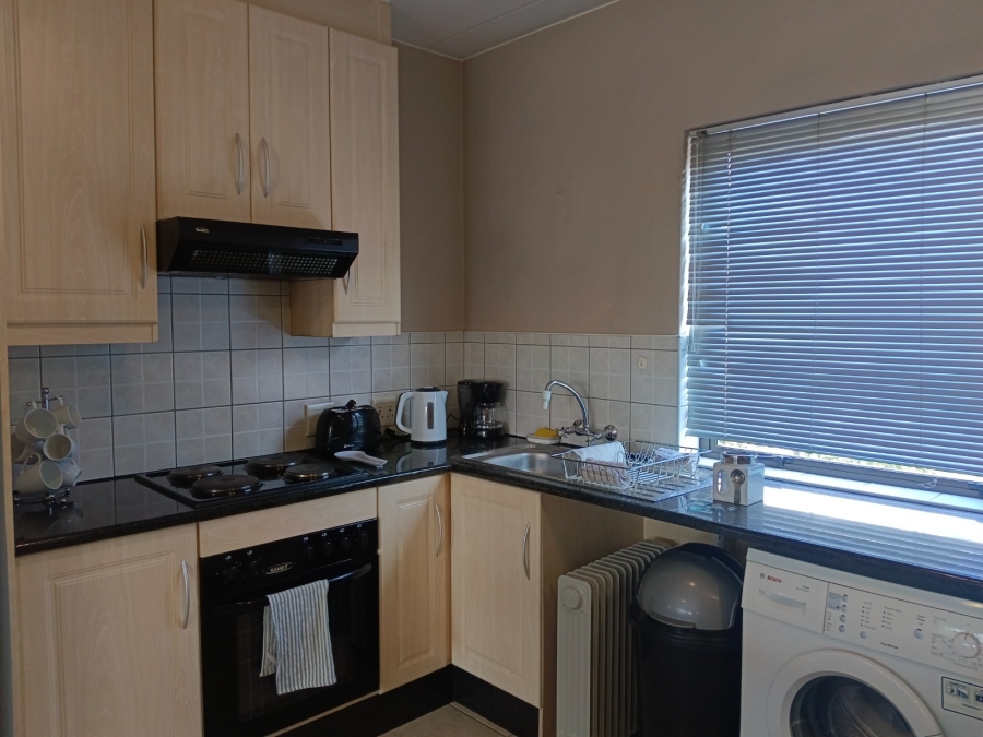 To Let 2 Bedroom Property for Rent in Magaliessig Gauteng