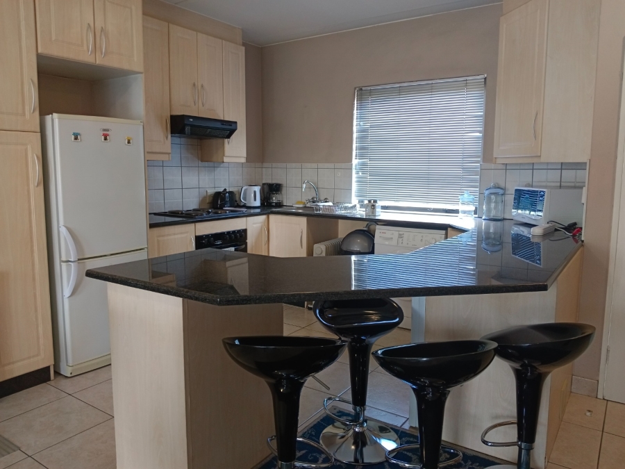 To Let 2 Bedroom Property for Rent in Magaliessig Gauteng