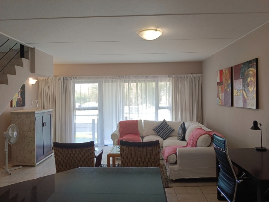 To Let 2 Bedroom Property for Rent in Magaliessig Gauteng