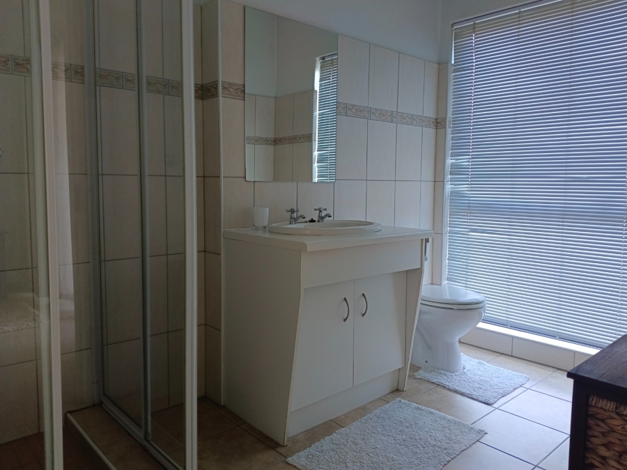 To Let 2 Bedroom Property for Rent in Magaliessig Gauteng