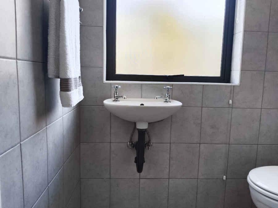 To Let 2 Bedroom Property for Rent in Magaliessig Gauteng