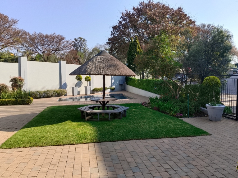 To Let 2 Bedroom Property for Rent in Magaliessig Gauteng