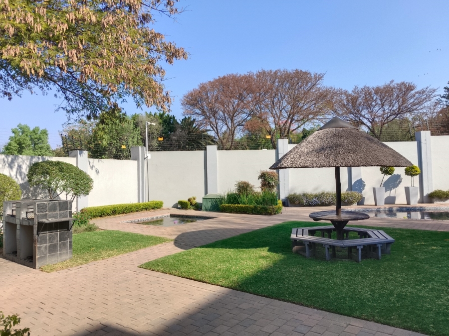 To Let 2 Bedroom Property for Rent in Magaliessig Gauteng