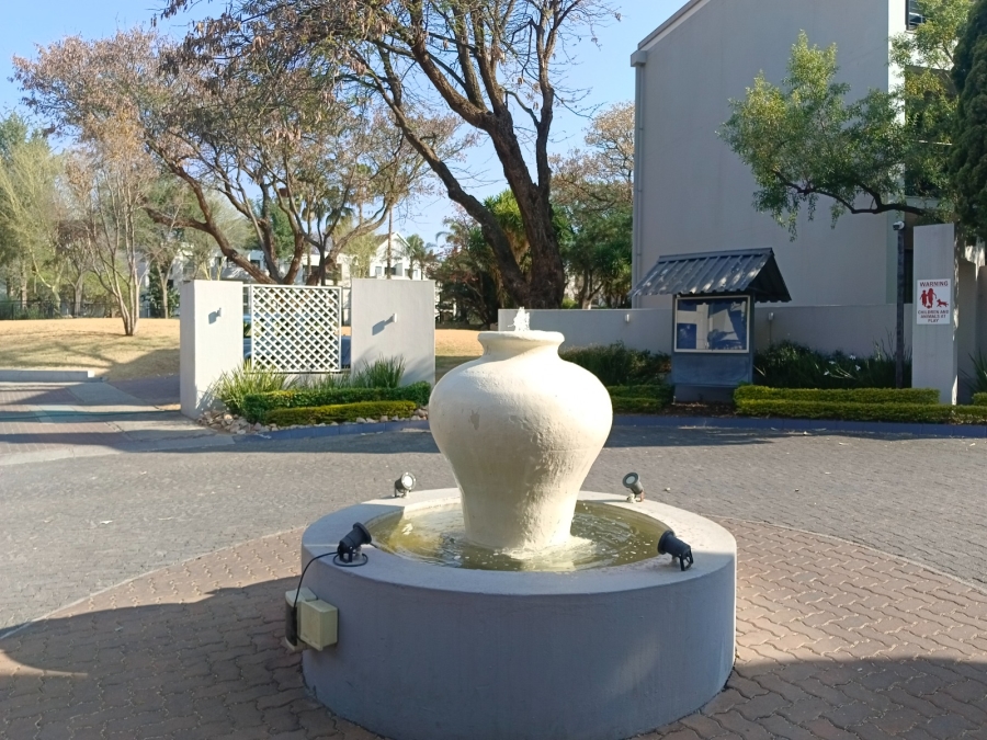 To Let 2 Bedroom Property for Rent in Magaliessig Gauteng
