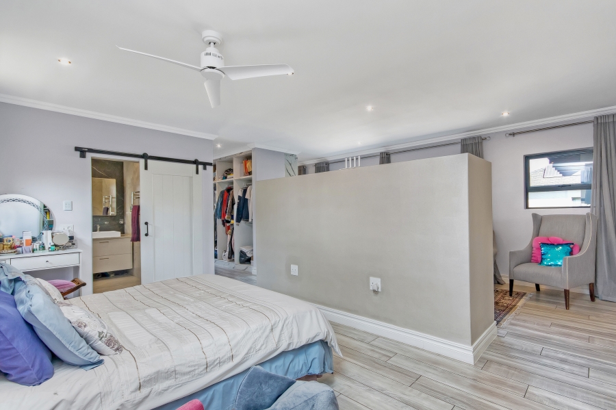 4 Bedroom Property for Sale in Waterfall Country Estate Gauteng