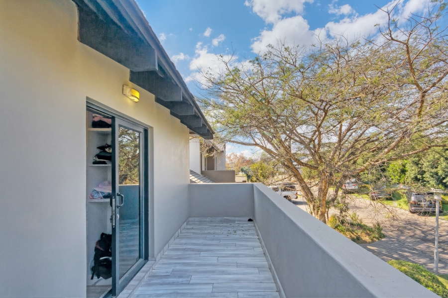 4 Bedroom Property for Sale in Waterfall Country Estate Gauteng