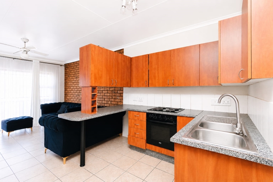 2 Bedroom Property for Sale in Honeypark Gauteng
