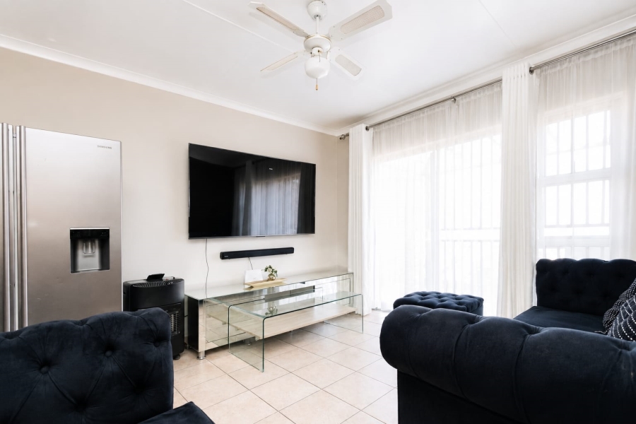 2 Bedroom Property for Sale in Honeypark Gauteng