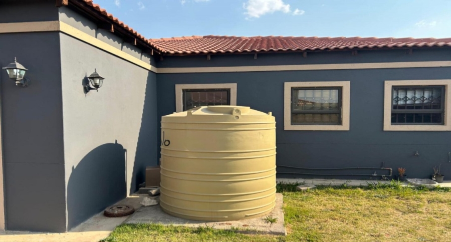 3 Bedroom Property for Sale in Strubenvale Gauteng