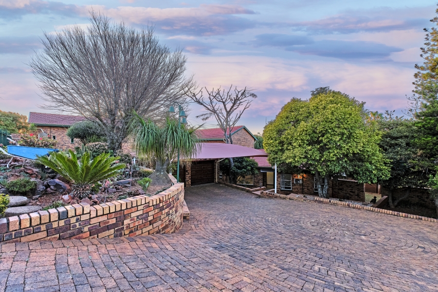 4 Bedroom Property for Sale in Helderkruin View Gauteng