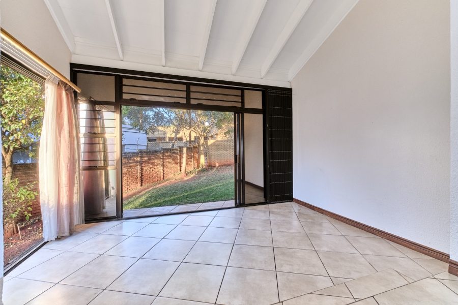 4 Bedroom Property for Sale in Helderkruin View Gauteng