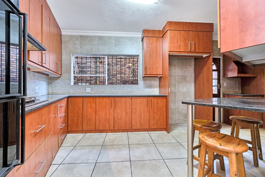 4 Bedroom Property for Sale in Helderkruin View Gauteng