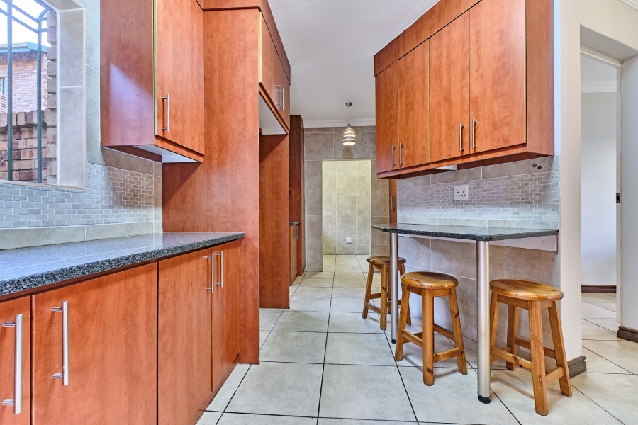 4 Bedroom Property for Sale in Helderkruin View Gauteng