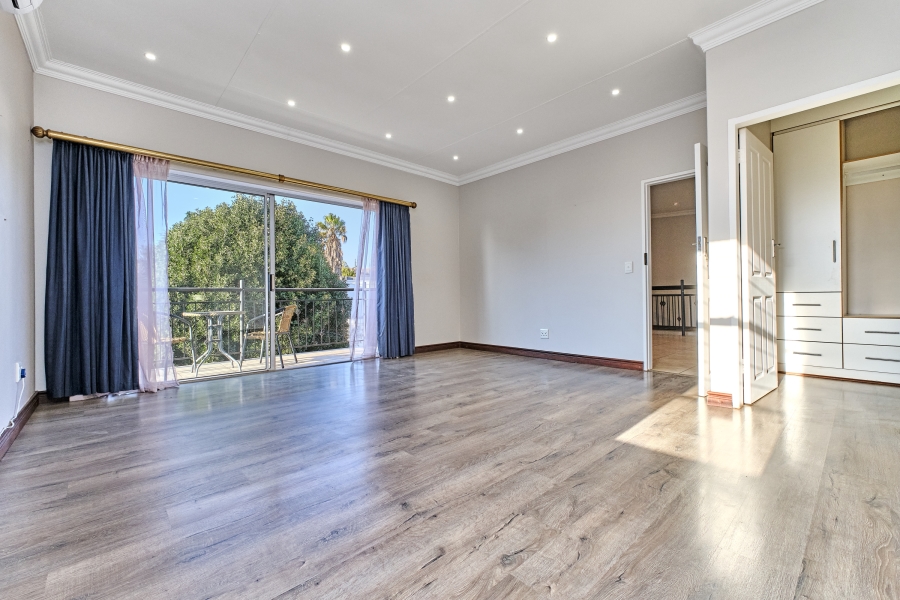 4 Bedroom Property for Sale in Helderkruin View Gauteng