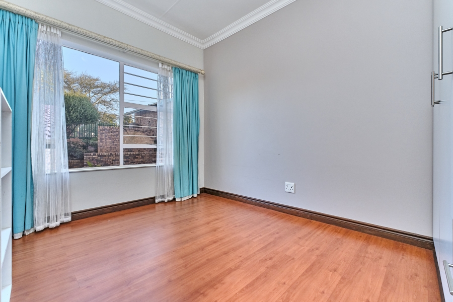 4 Bedroom Property for Sale in Helderkruin View Gauteng