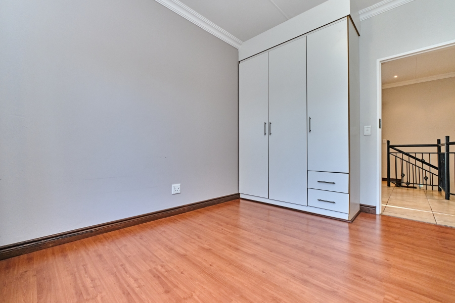 4 Bedroom Property for Sale in Helderkruin View Gauteng