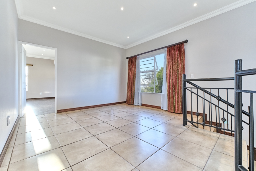 4 Bedroom Property for Sale in Helderkruin View Gauteng