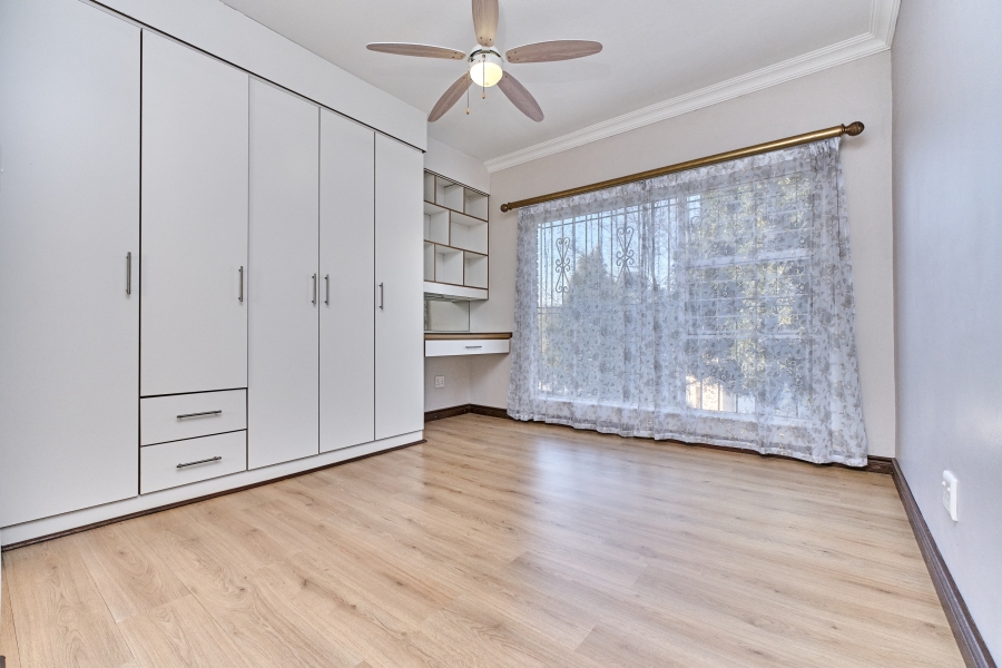 4 Bedroom Property for Sale in Helderkruin View Gauteng