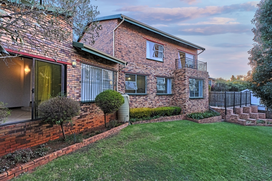 4 Bedroom Property for Sale in Helderkruin View Gauteng