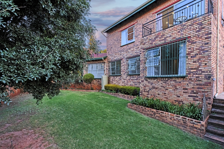 4 Bedroom Property for Sale in Helderkruin View Gauteng